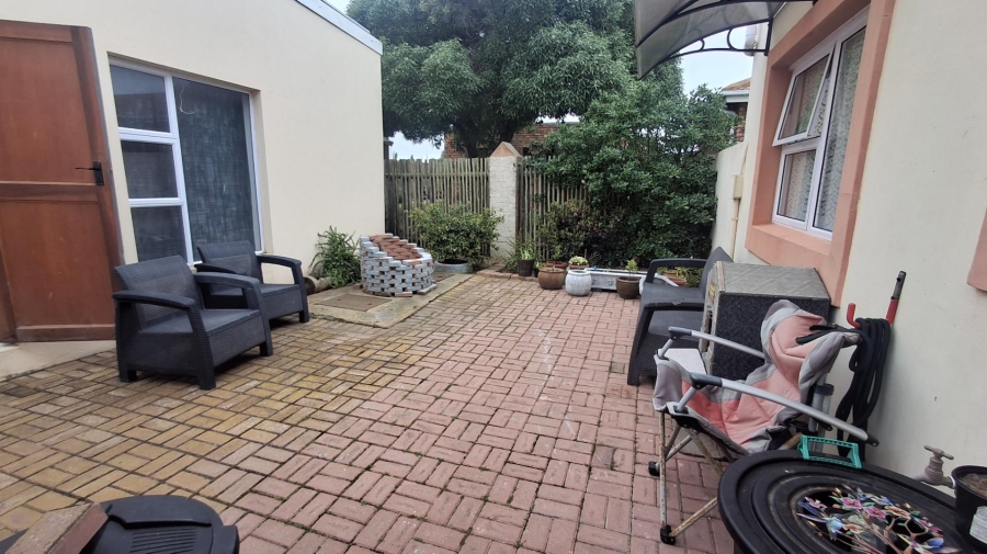 2 Bedroom Property for Sale in Gouritsmond Western Cape